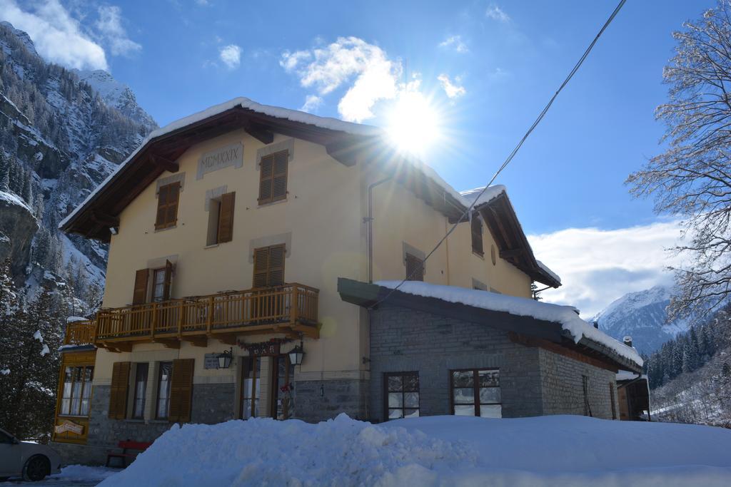 Hotel Villa Tedaldi Gressoney-Saint-Jean Exterior foto